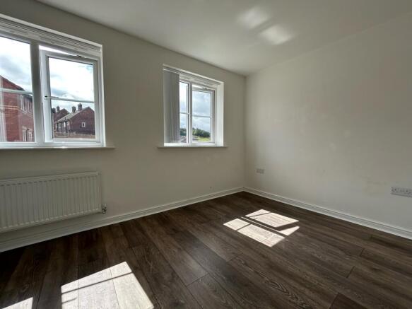 3 bed House to rent Image 5