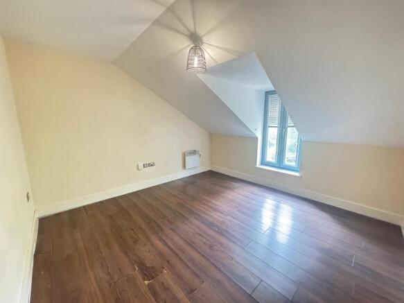 2 bed Apartment to rent Image 5