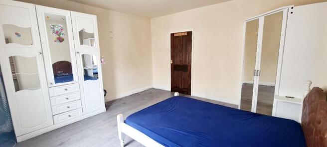 3 bed Terraced to rent Image 8