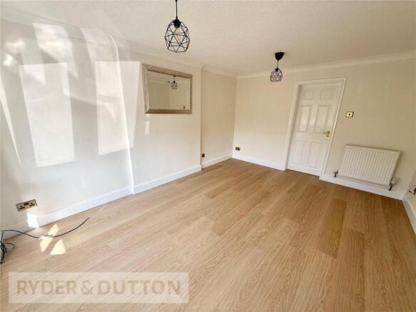 4 bed Detached to rent Image 6