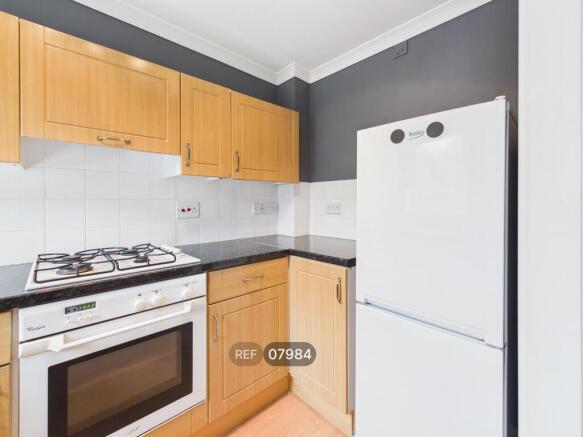 2 bed Terraced to rent Image 8