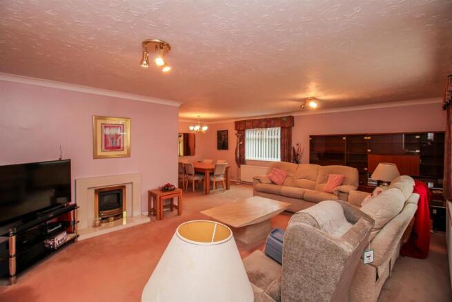 3 bed Detached Bungalow for sale Image 6