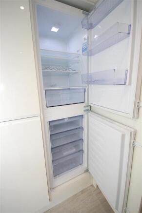 Fridge & Freezer.