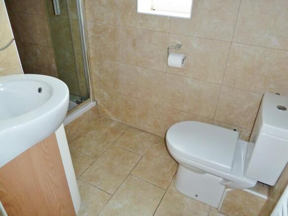G.F. Shower room