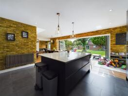 14, Ellesmere Close, Ruislip HA4 7PQ