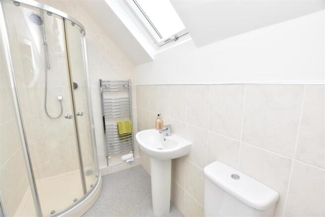 EN SUITE SHOWER ROOM