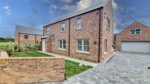 Valinor, Church Road, Stanfree S44 6AQ