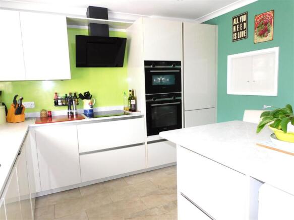 3 mcl kitch .JPG