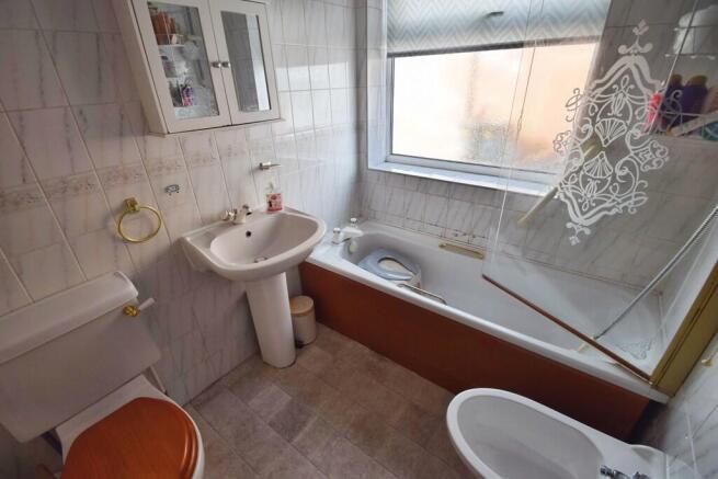2 bed Semi-Detached Bungalow for sale Image 11