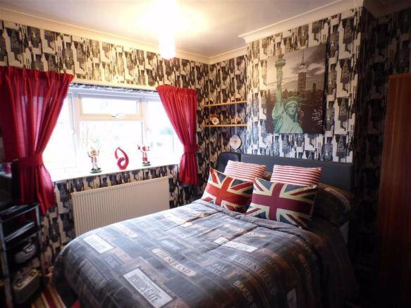 BEDROOM 2