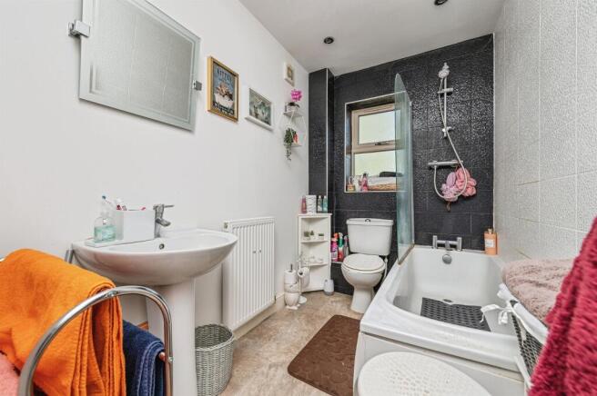4 bed Town House for sale Image 8