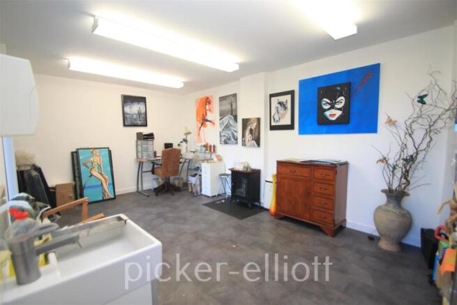 Large Workshop/Home Office