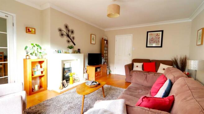 Living Room 2.jpg