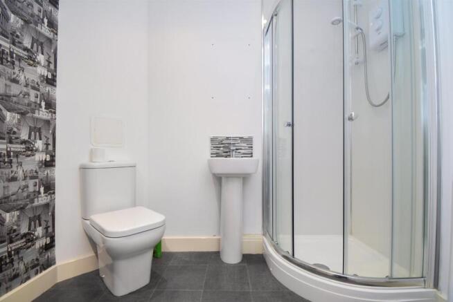 SHOWER ROOM/W.C.