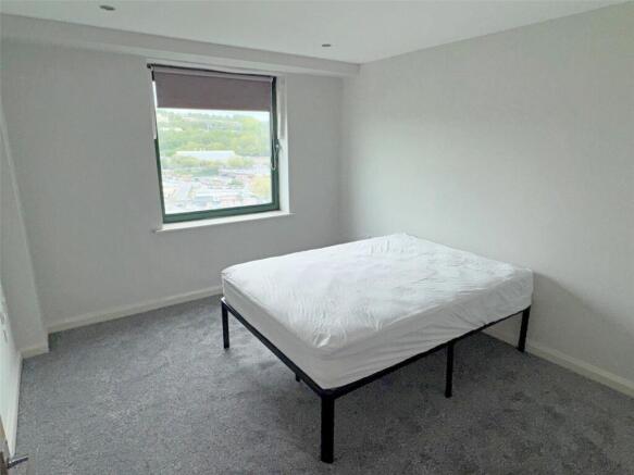 2 bed Apartment to rent Image 6