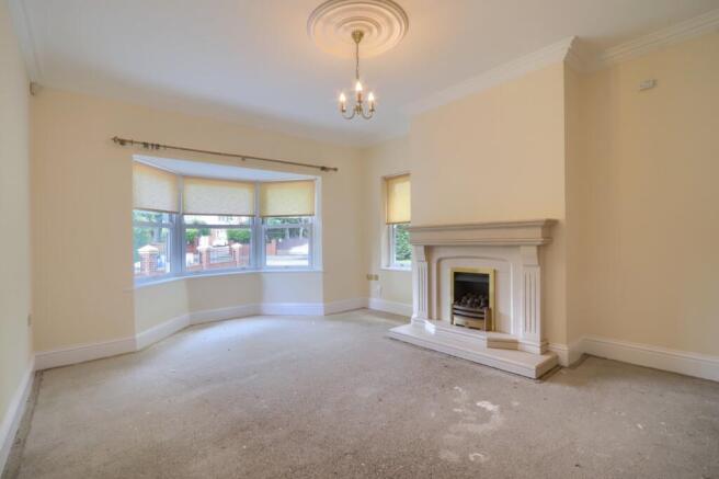 5 bed Detached for sale Image 7