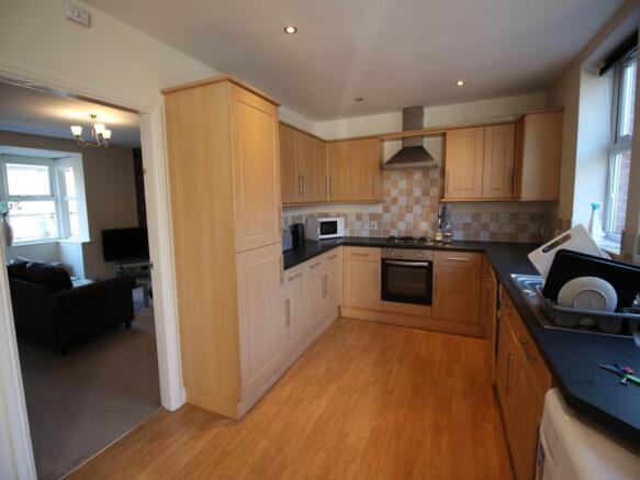 1 bed flat to rent Ravenswood Road, London CR0
