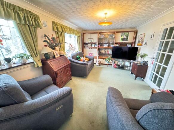 Sitting room 2.jpg