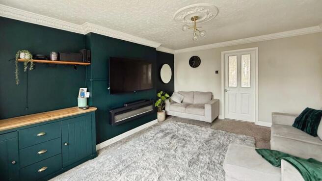 3 bed Semi-Detached for sale Image 6