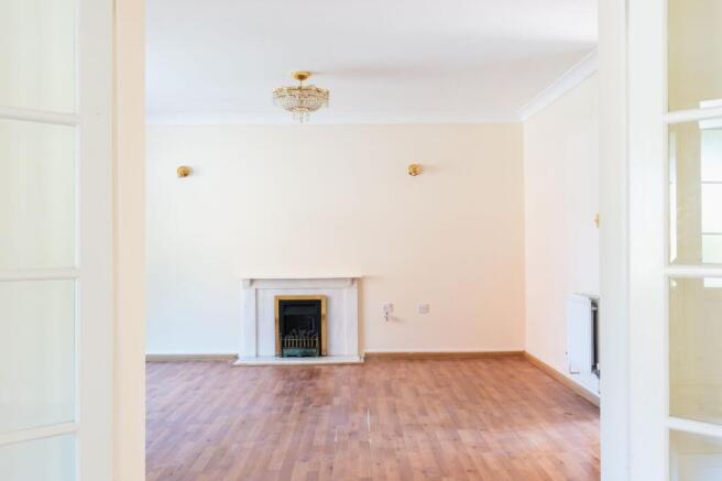 6 bed Detached for sale Image 6