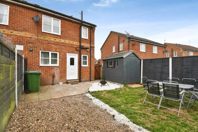 3 bed Semi-Detached for sale Image 4
