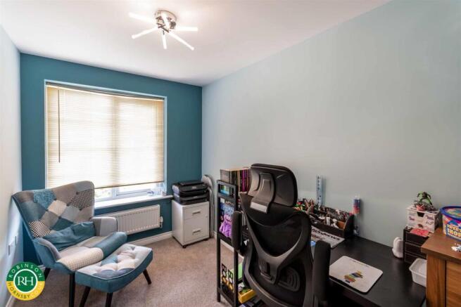 4 bed Detached for sale Image 6