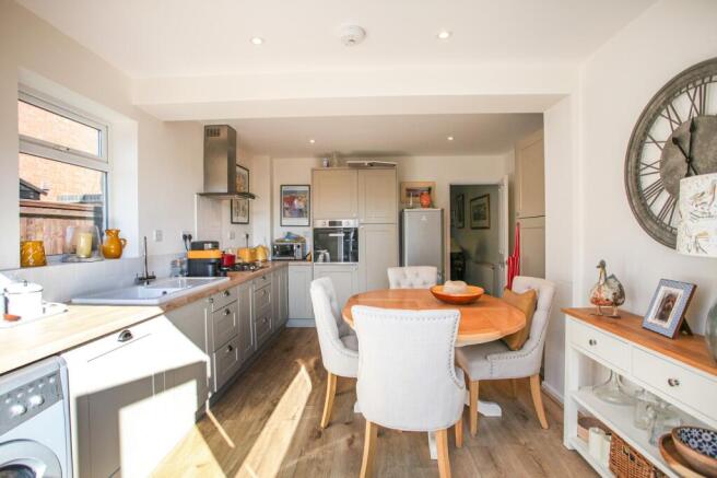 1 The Grove, Evenlode Road, Moreton-in-Marsh, Gloucestershire. GL56 0JL photo 4