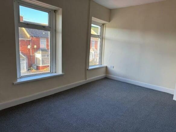 26 Hannah - Bedroom 1.jpg