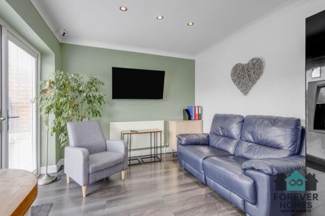3 bed Semi-Detached for sale Image 6