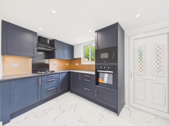 2 bed Semi-Detached for sale Image 6