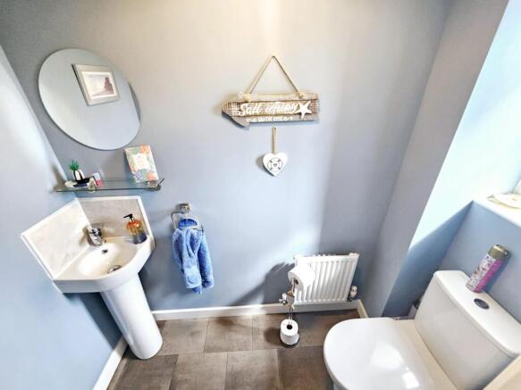 3 bed Semi-Detached for sale Image 6