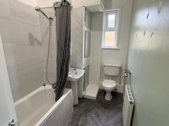 1 bed Apartment to rent Image 4