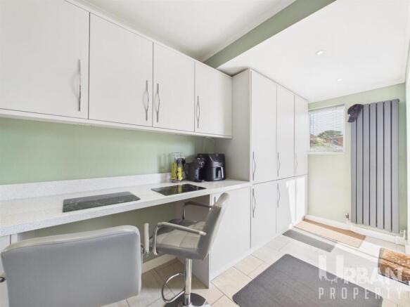 3 bed House for sale Image 4