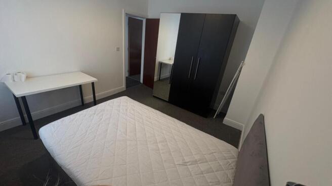 2 bed Terraced to rent Image 9