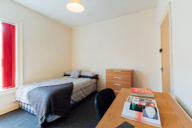 2 bed House to rent Image 7