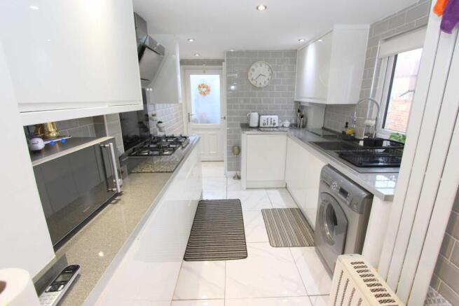 EXTENDED KITCHEN / D