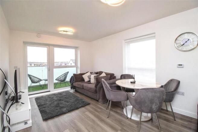 Lounge/Kitchen Area