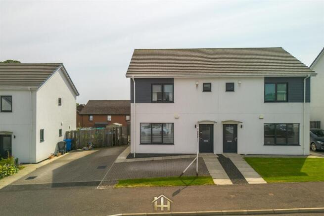 7 CASTLEVIEW PL DUNDEE DD4 0FH 160726 EDIT (30 of
