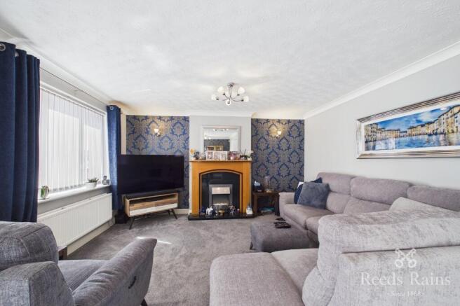 4 bed Detached for sale Image 4