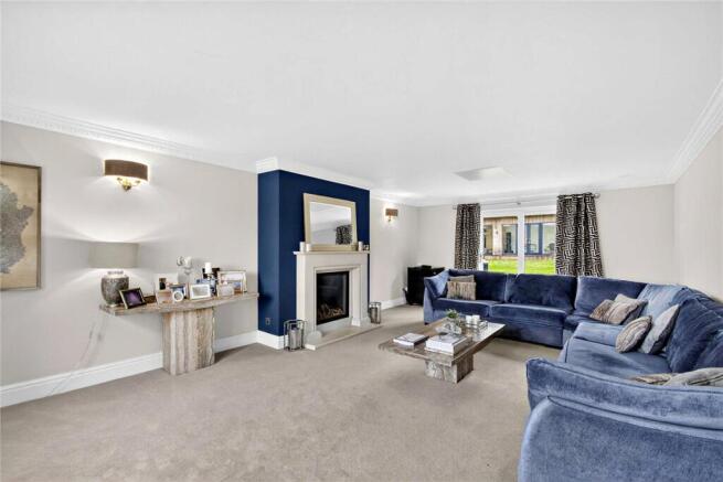 5 bed Detached for sale Image 11