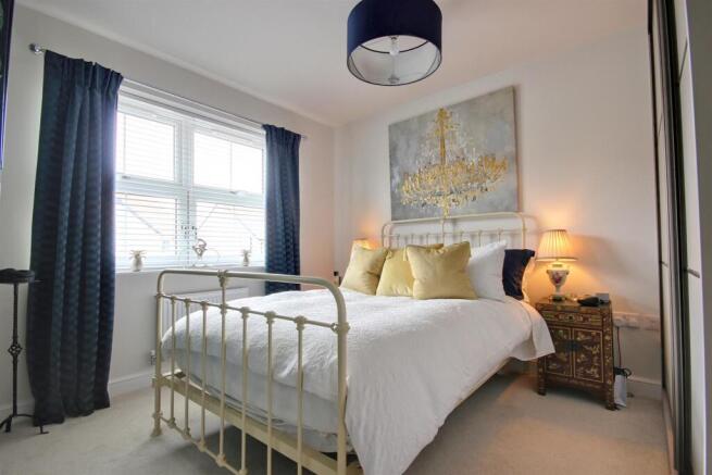 3 bed Semi-Detached for sale Image 6