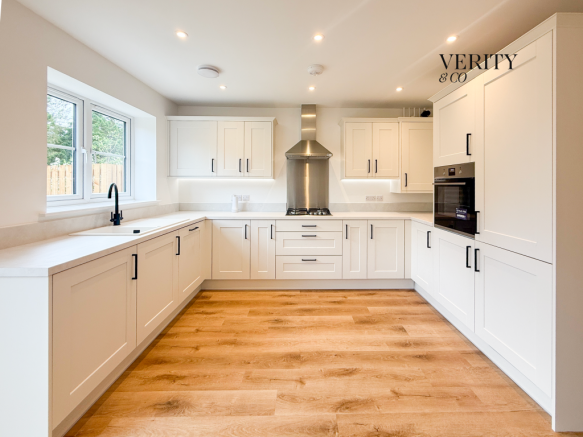 3 bed Semi-Detached for sale Image 5