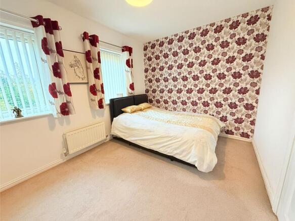4 bed Town House for sale Image 12