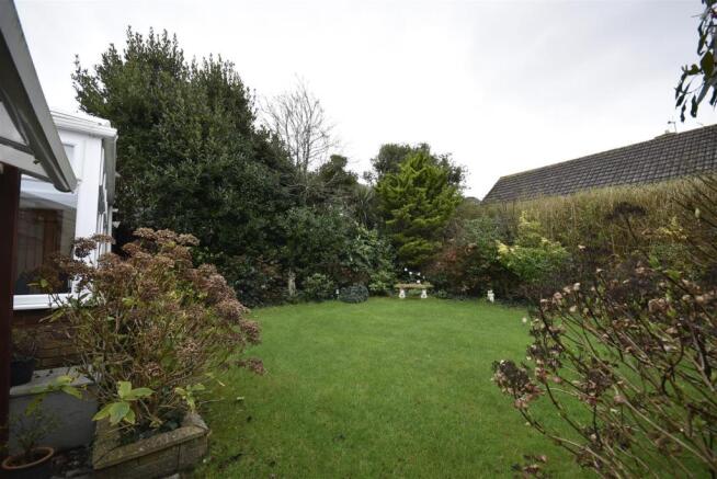 _rear gdn