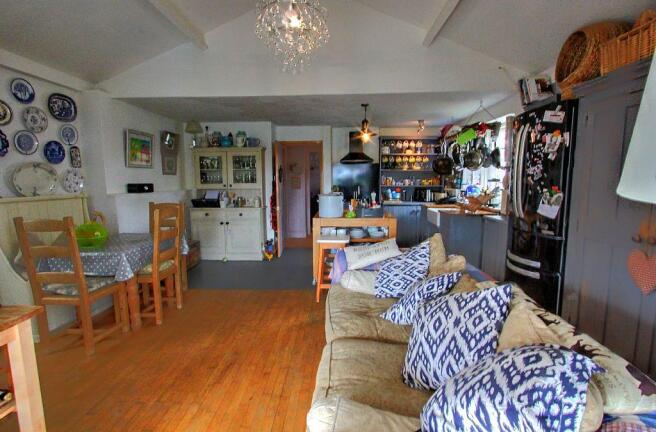 Kitchen/Dining Room
