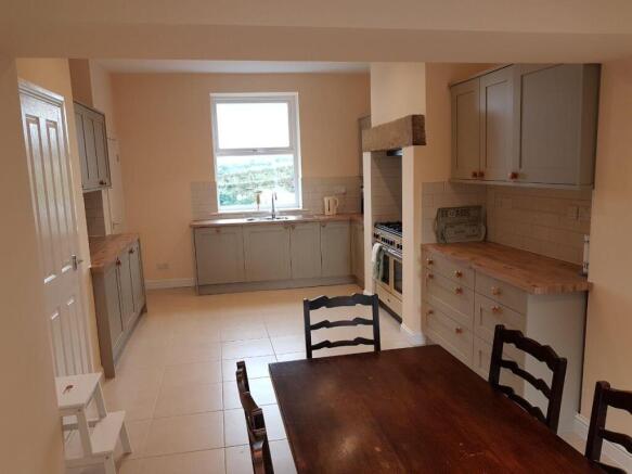 4 bed Detached for sale Image 5