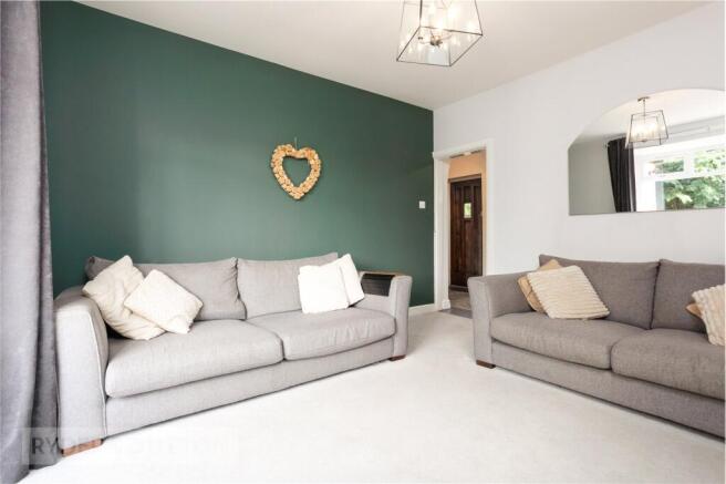 4 bed Semi-Detached for sale Image 8