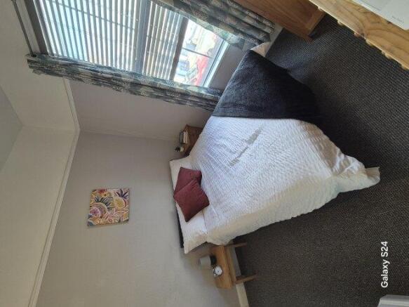 5 bed House Share to rent Image 6