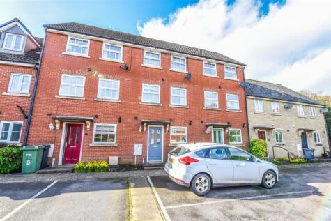 Legion Close, Dursley