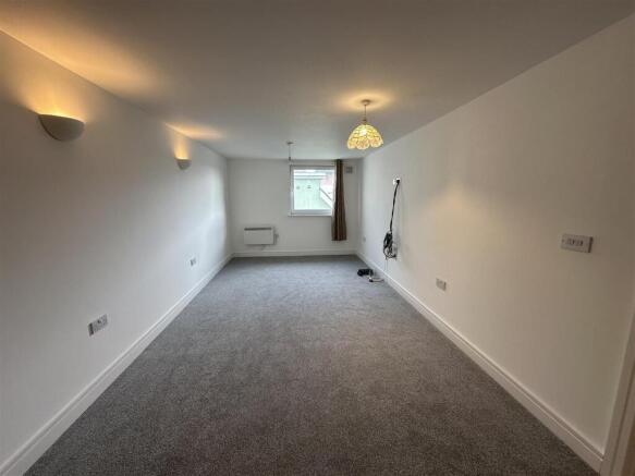 24 w lounge.jpg